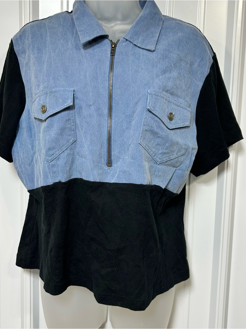 Women’s Two-Tone Blue and Black Zip-Front Blouse